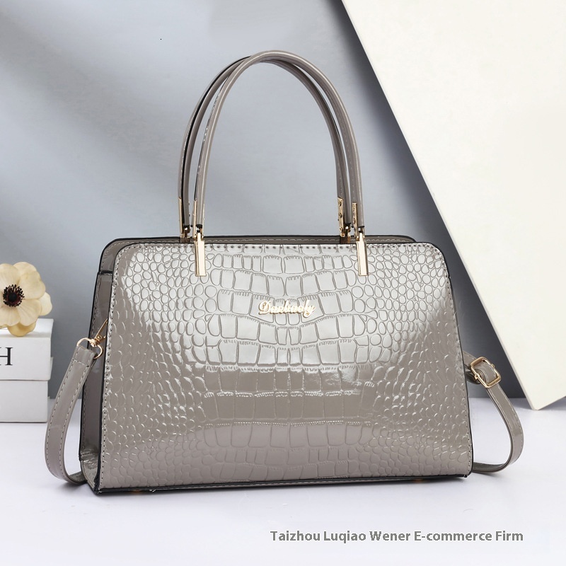 DHGM Women's Bag 2023 Autumn/Winter New Crocodile Emed Large designer bag Capacity Single Shoulder Diagonal Straddle Handbag