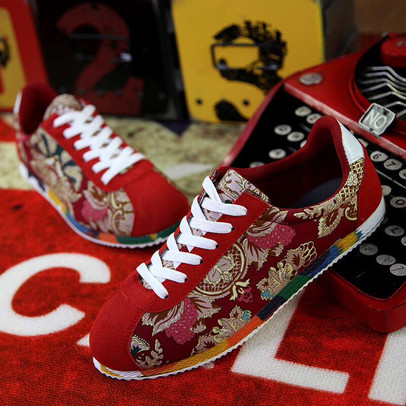 Fashion Graffiti Printed Suede Sneakers Red Running Men's Jogging Light Gym Trainers Men Flat Embroidery Shoes free shipping shoes