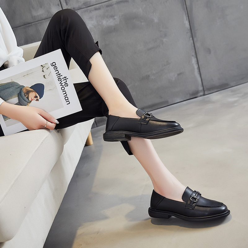 Head layer cowhide flat single shoes female 2024 new Korean version of a stirrup two wear small leather shoes