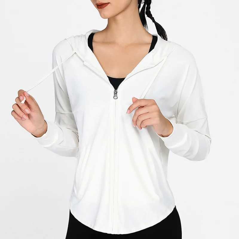 Women Fitness Jacket Breathable Sun Protection Sweatshirt Loose Sports Running Zipper Jacket With Pockets Gym Coat Outerwear M240919