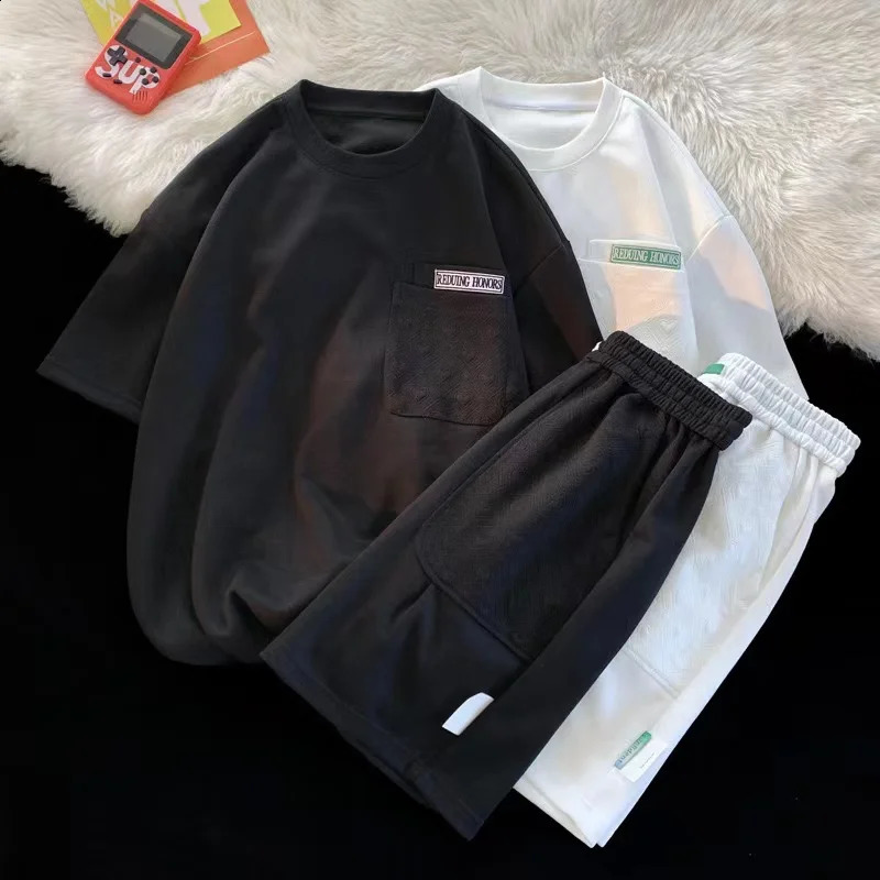 2024 Summer Mens Hong Kong Style Leisure Fashion Set Thin Loose Breathable Short Sleeve Shorts Sports Two Piece 240918