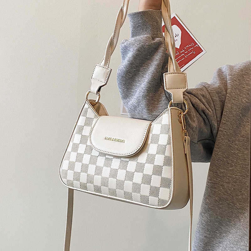 High-grade niche design bag 2024 new bag for women popular cross-body bag explosive single shoulder underarm bag