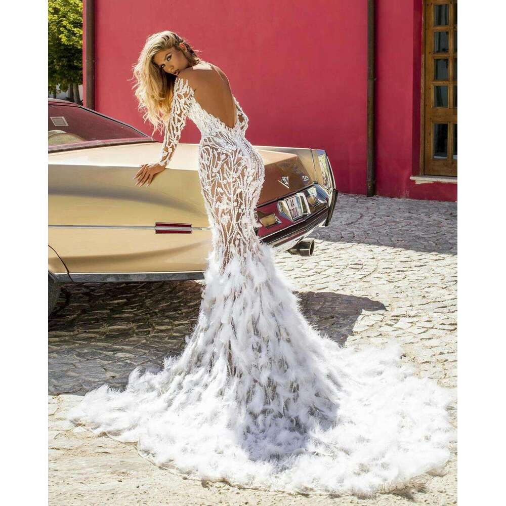 Dubai Feather Dresses Plus Size Long Sleeve Backless Illusion Lace Appliqued Bridal Gowns Mermaid Wedding Dress