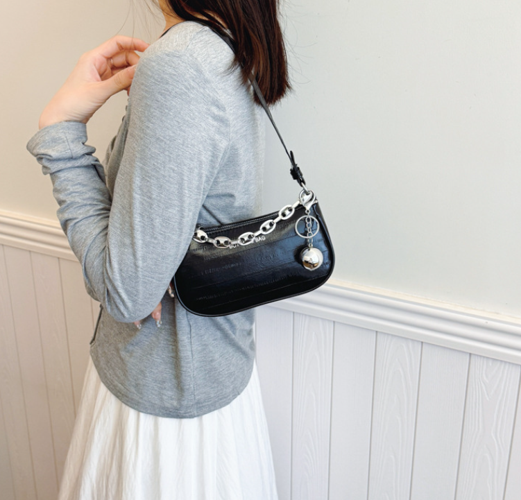 TrendShoulder Crossbody Women 3 Handbag Fashion Chain Design Sense Trendy Small Bag Free shipping