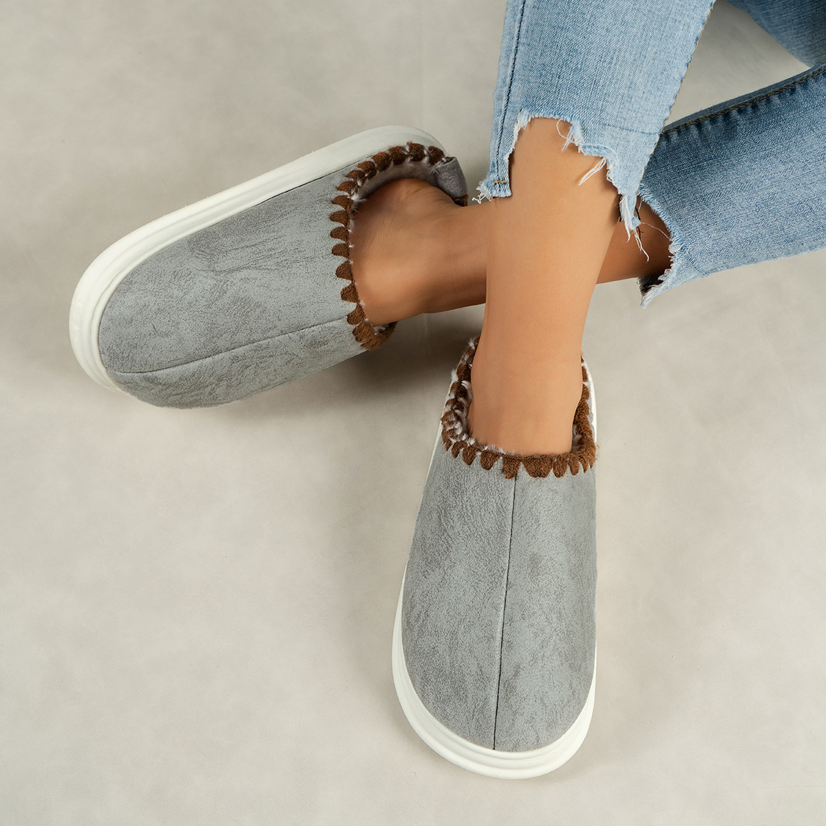 Unisex Slippers 2024, Winter Fleece Warm Indoor Home Shoes, Anti-Slip Thick Sole Comfort Plus Size, Three Colors 5fc1