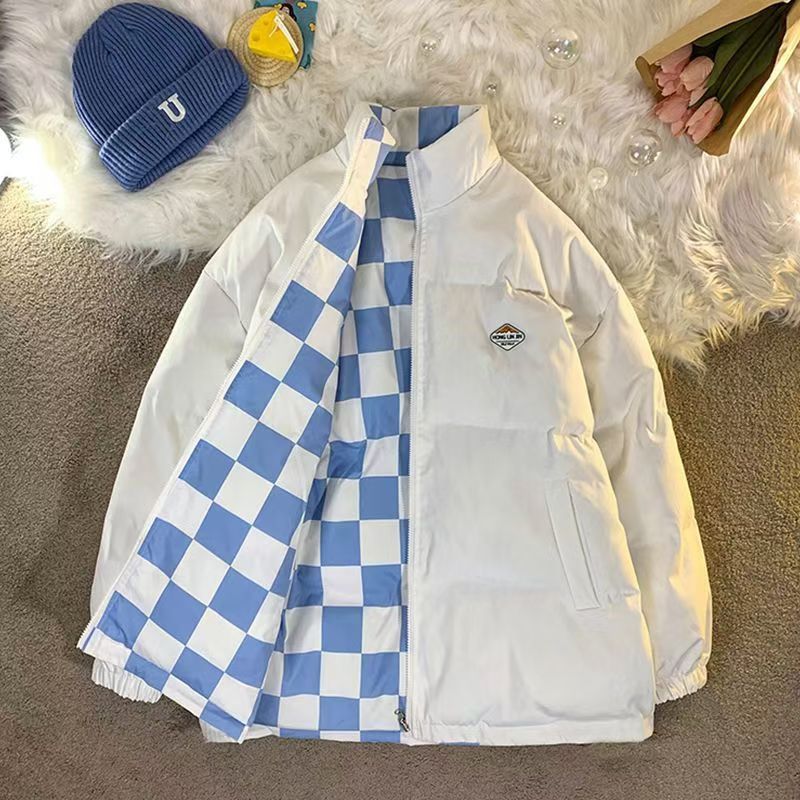 Wearing spring and autumn coats on both sides, men's and women's jacket collars are loose and casual.