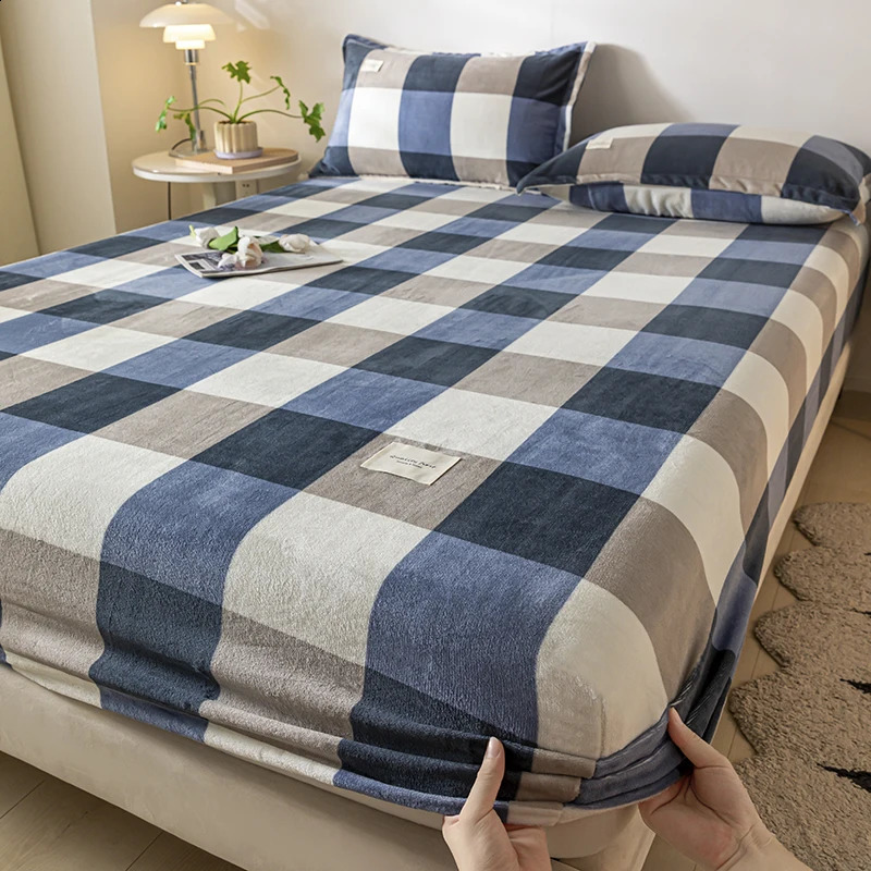 Sheet Home>Products>Plush Patch>Elastic Solid Color Mattress Cover>Velvet Soft Bed Cover 241016