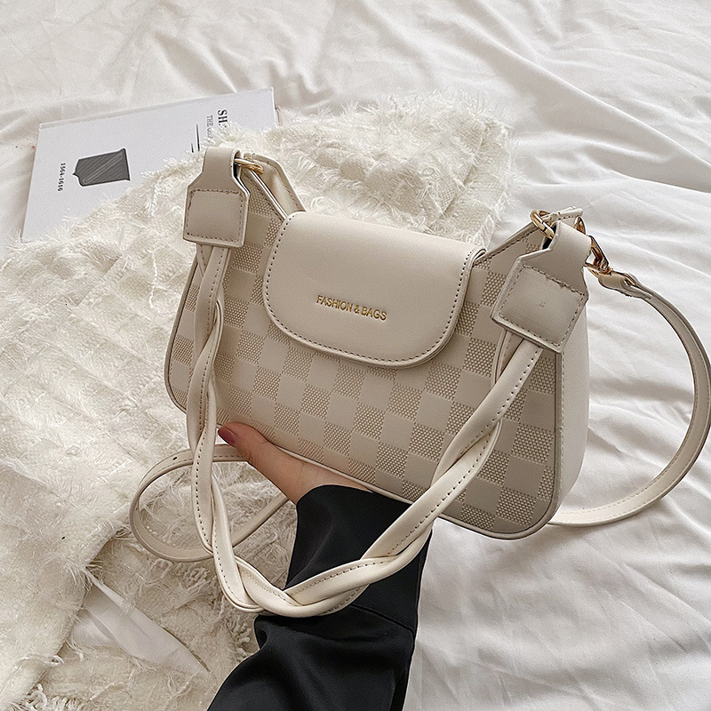 High-grade niche design bag 2024 new bag for women popular cross-body bag explosive single shoulder underarm bag