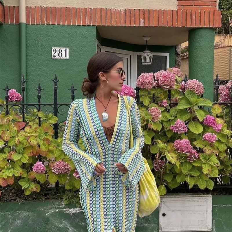 Crochet Colorful Stripe Maxi Dres Flare Sleeve Vneck High Split Sexy Long Dresses 2023 Autumn Beach Banquet Vestidos y240918