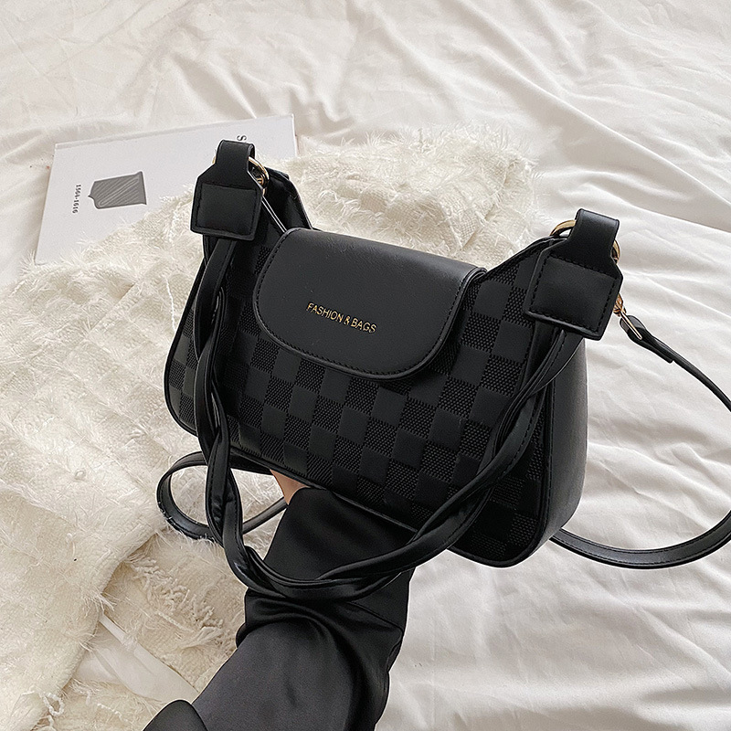 High-grade niche design bag 2024 new bag for women popular cross-body bag explosive single shoulder underarm bag