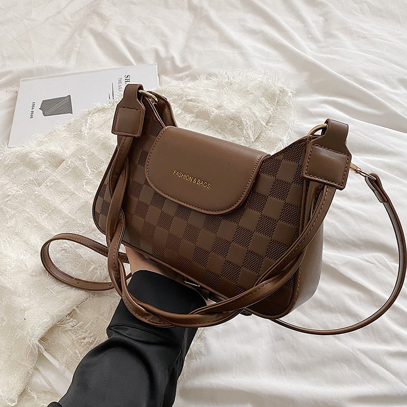 High-grade niche design bag 2024 new bag for women popular cross-body bag explosive single shoulder underarm bag