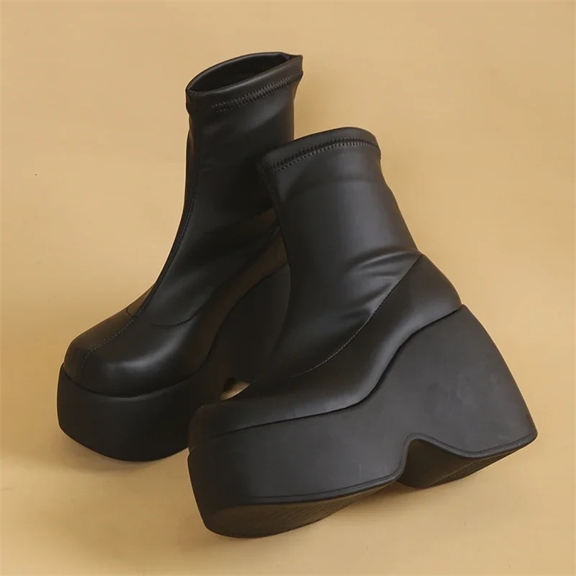 Gothic style sexy elegant short platform womens ankle boots large size 43 comfortable walking womens shoes platform shoes 240919