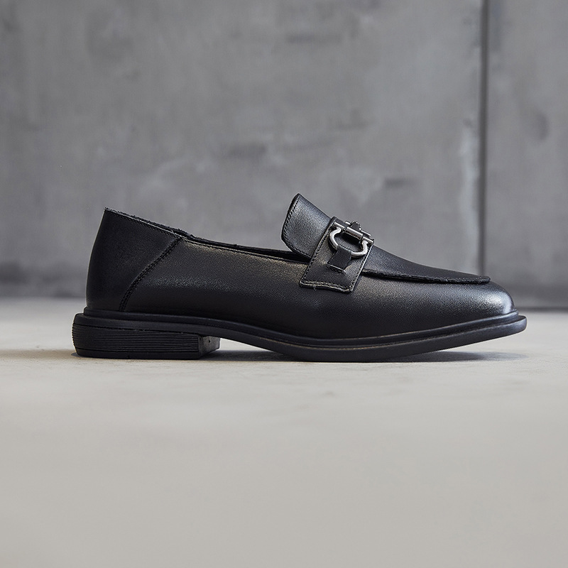 Head layer cowhide flat single shoes female 2024 new Korean version of a stirrup two wear small leather shoes