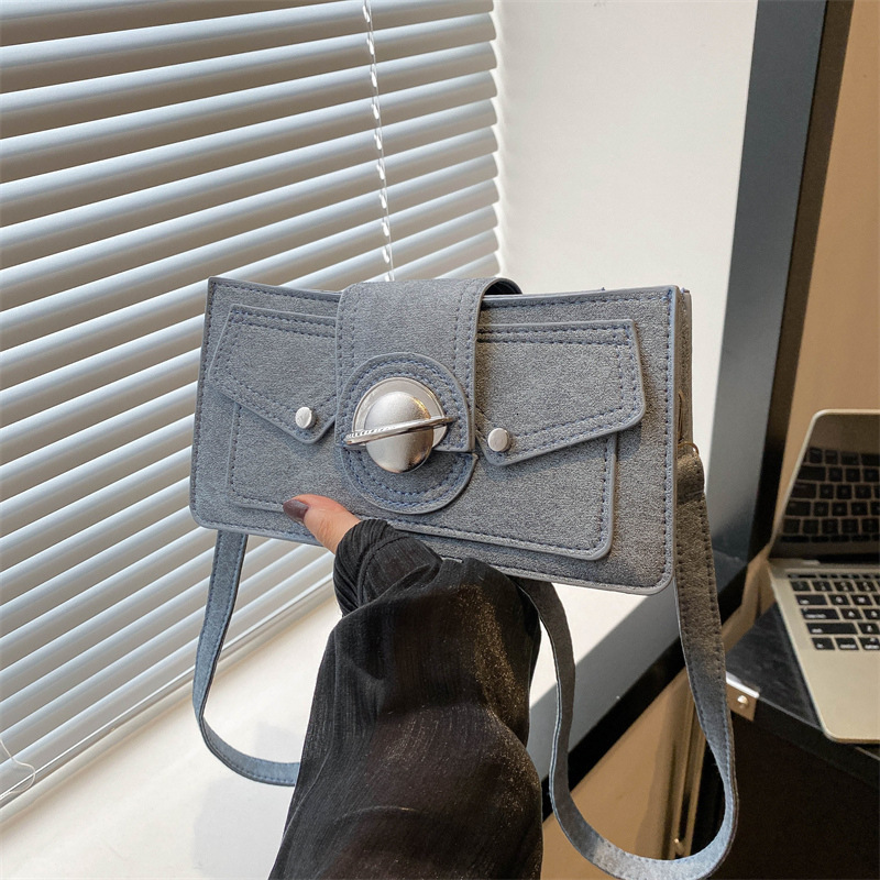 2025 Popular Women's New Casual Women's Bag Simple Designer Bag Spring And Summer Beautiful Texture Chain Single Shoulder Slanted Small Squa