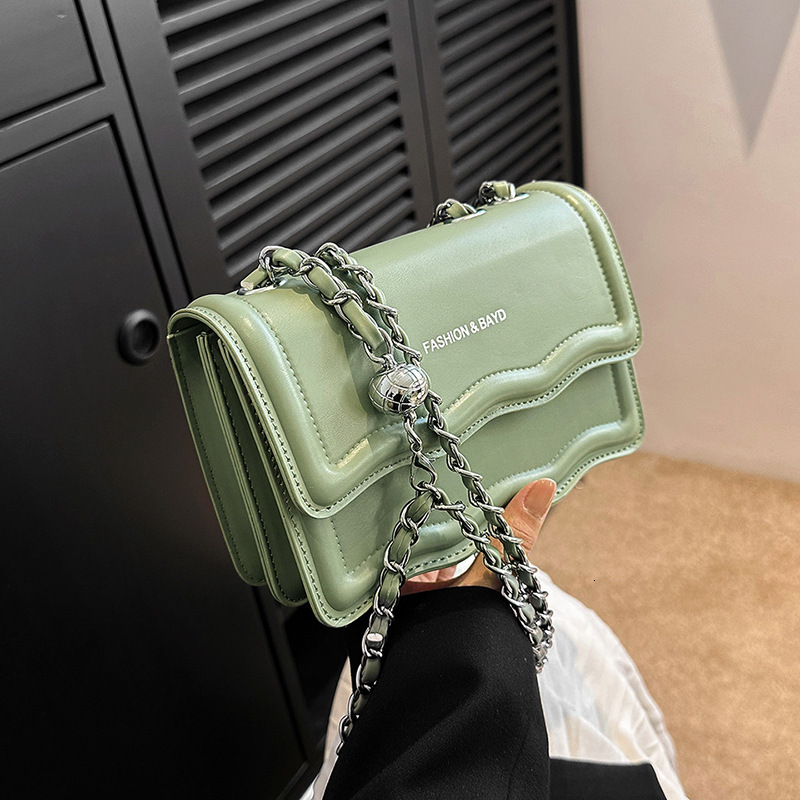 Chain Small Square Bag 2025 New Solid Color Simple Fashion Designer Bag Multi Functional Exquisite Chain Single Shoulder Western Crossbody Bag Dumplin