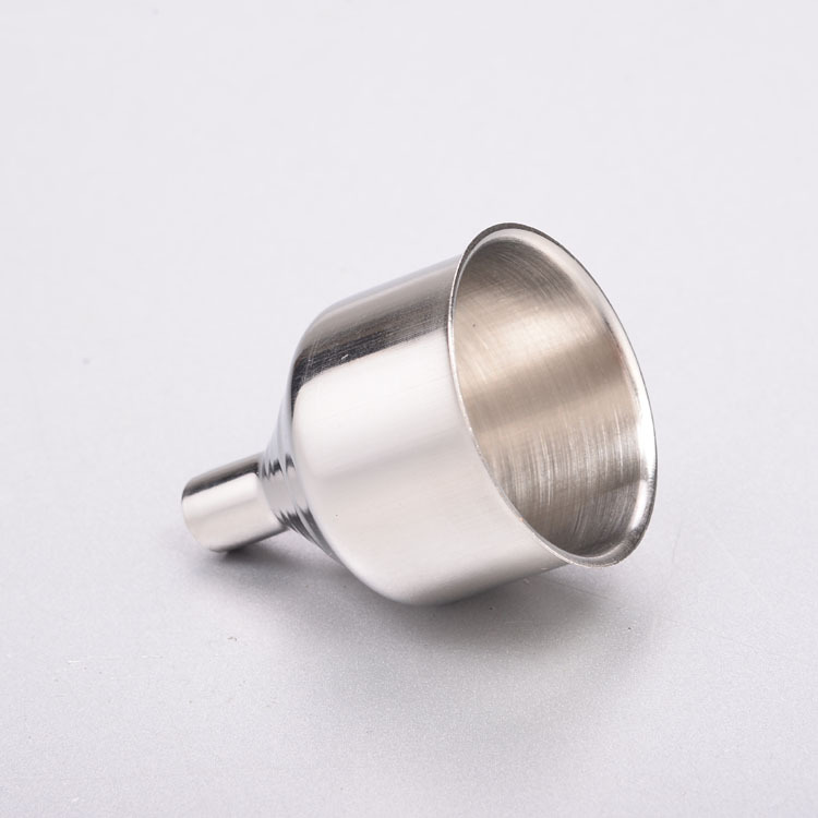 Manufacturer wholesale outdoor portable metal stainless steel funnel wine pot thickened oil leak wine accessories