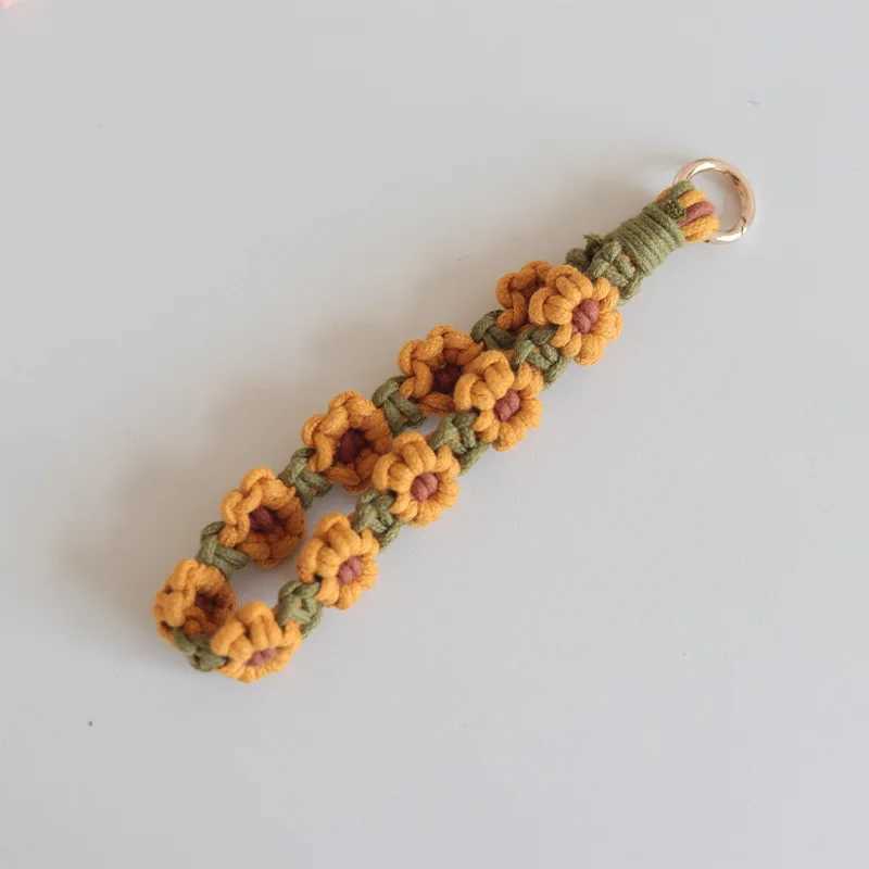 Daisy Flower Macrame wristband keychain Bohemian keychain Fob wristband drawstring bracelet keyring wallet charm crochet hookXJ250319