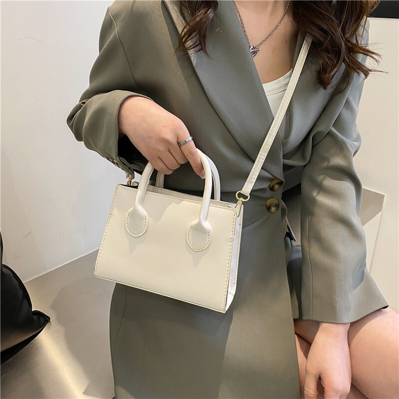 2025 Spring New Light Luxury Women's Crossbody Bag Casual Small Square Towel Simple Fashion Western Shoulder Bag Personalized Design Tote Bag