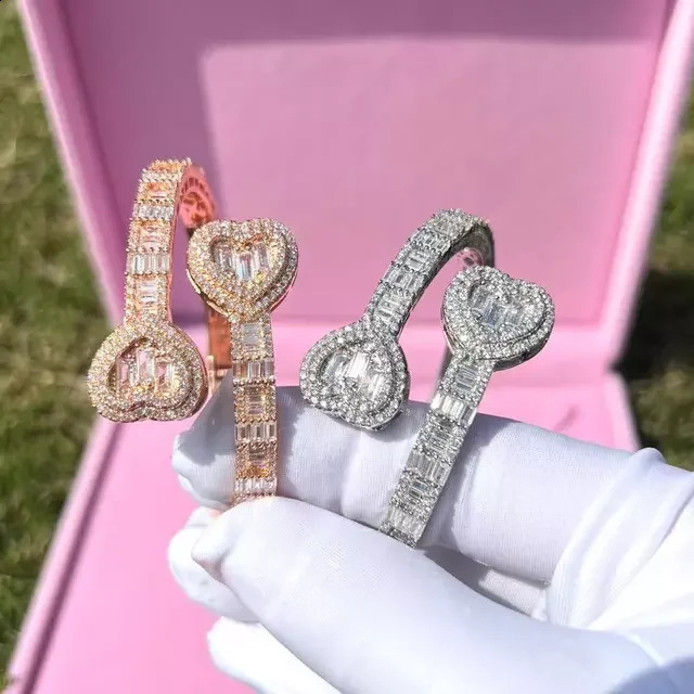 Iced Out Bling Geometric Classic Heart shaped Jewelry Micro Pave 5A White Cubic Zirconia CZ Open Adjustable Bracelet 240912