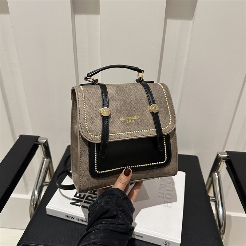Casual Little Girl Commuting Backpack Niche Design Sense Shoulder Bag 2025 Summer New Fashionable And Popular Shoulder Bag Crossbody Bag