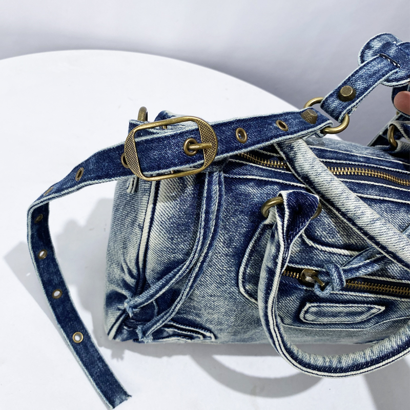 Moto & Biker Denim Pillow Bags For Women Designer Handbag Purse 2024 New In Washing Process Patchwork Top Handle Shoulder Designer bag