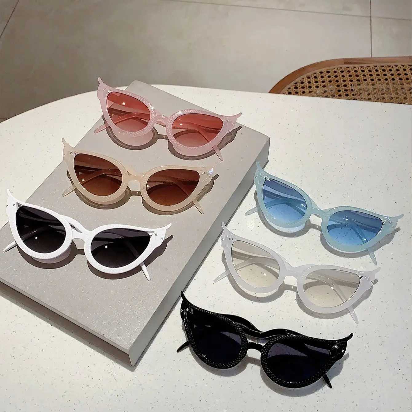 KAMMPT New Cat Eye Sunglasses Fashion Vintage Snake Shaped Frame Multicolor for Women Stylish Trendy Brand Design Shade EyewearX240920