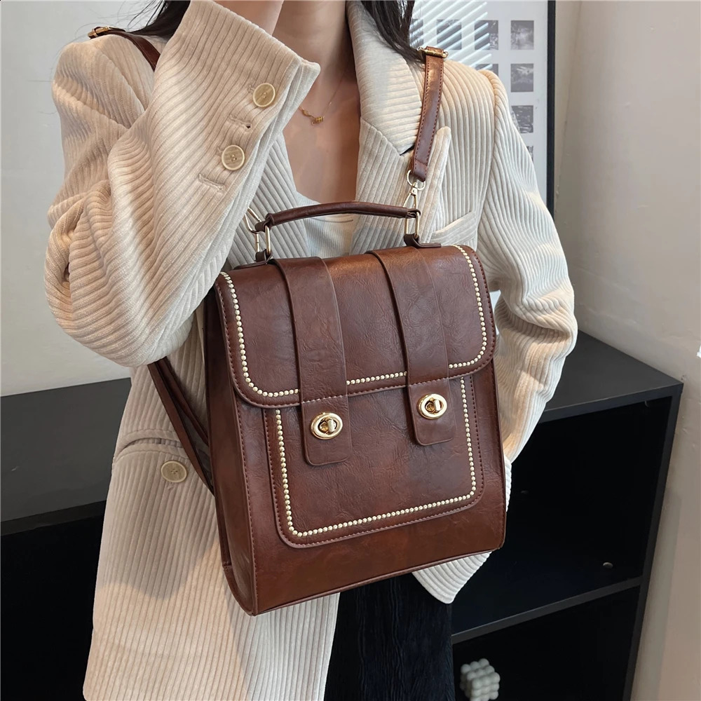 Toptrends Retro Leather Womens Backpack 2024 Womens Travel Bag University Girls School Bag Brown Black 240918