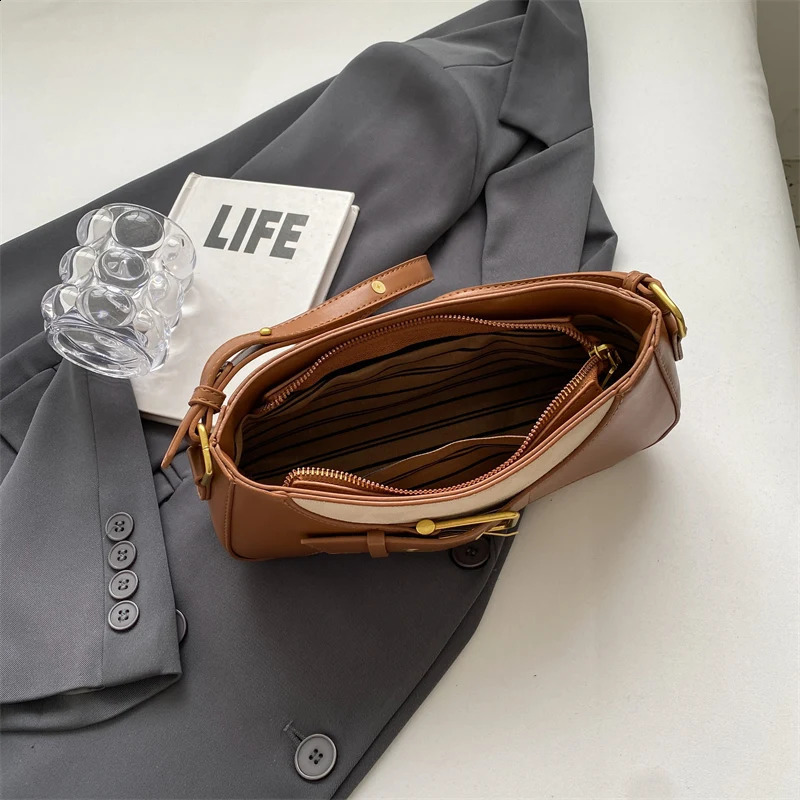 LEFTSIDE belt buckle womens shoulder bag winter womens simple retro small horizontal bag handbag 240918