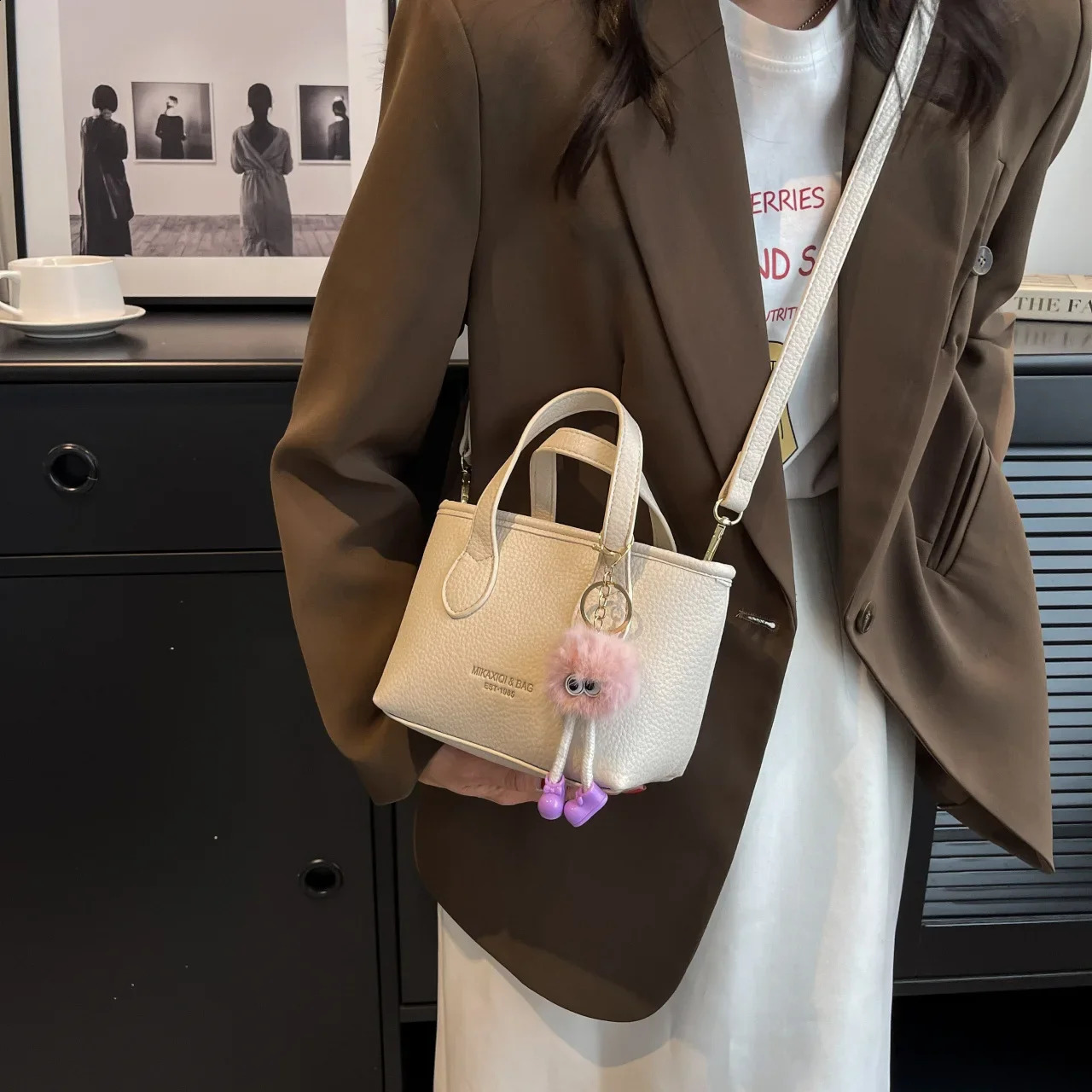 Simple Fashion Bag Womens SpringSummer Single Shoulder Horizontal Casual Handheld 240919