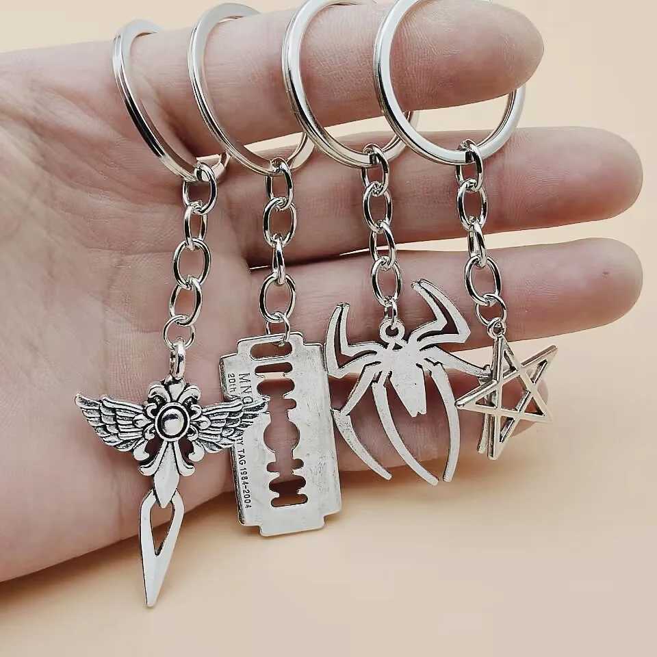 Spider Star Love Cross Butterfly Keychain Metal Pendant Fun Fashion Book Bag Car Metal Keyring Women and Mens Jewelry GiftX240919