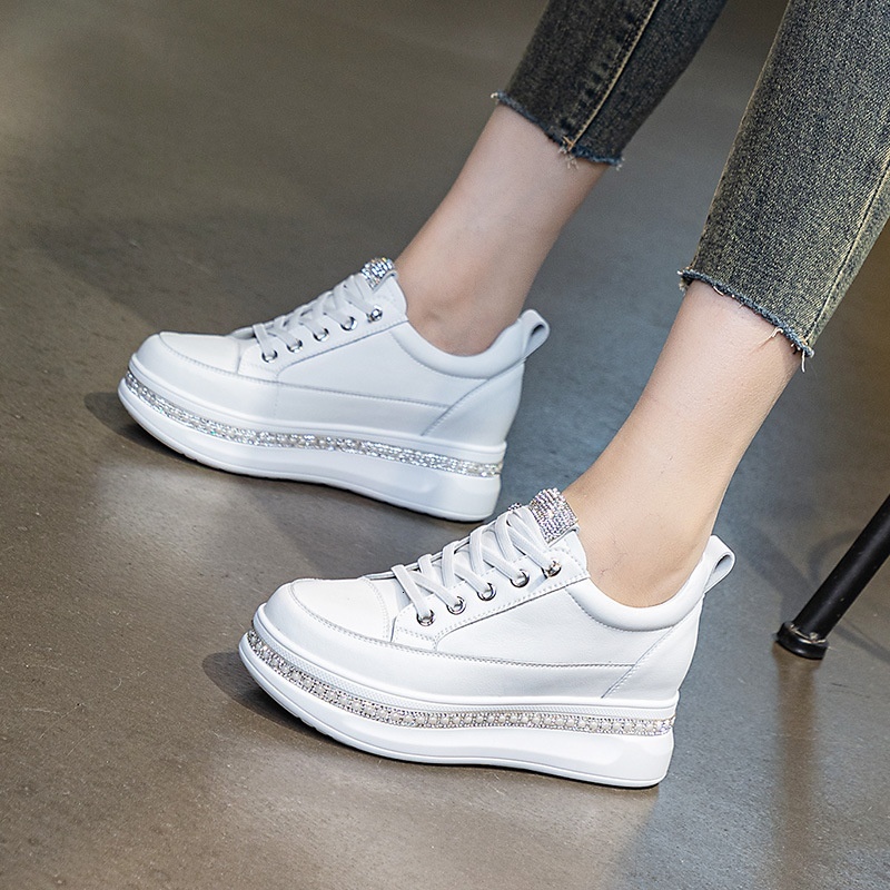 Inner height increasing white for women, 2024 autumn new versatile board genuine leather single shoes, sponge cake thick soled casual women's sho