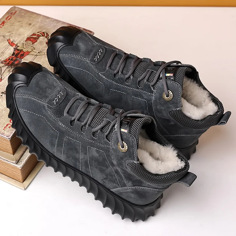 Men Casual Snow Boots lace up high top plush Warm Winter Shoes Men Hiking Boots Outdoor fashion Sneakers Man cotton shoes 240909