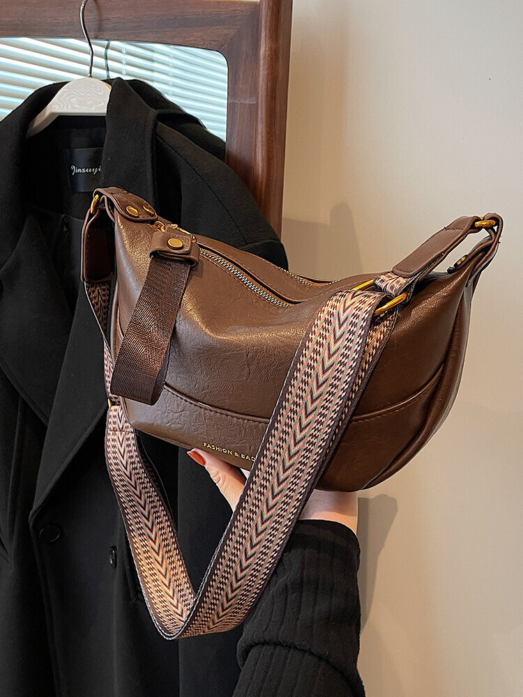Youshang Dumpg Bag: Casual Retro Shoulder Bag for Youth Soft Surface Zipper Closure Pure Color Japanese and South Korean Style