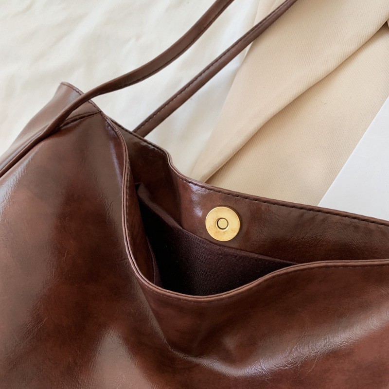 Tote bag women's bag new autumn and winter Japan and South Korea large capacity soft leather shoulder bag retro casual portable bucket bag
