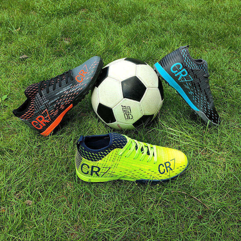 Fashion Green Men's Football Shoes Outdoor Non-slip Youth Futsal Soccer Cleats Indoor Comfortable Leather TF Soccer Sneakers Men