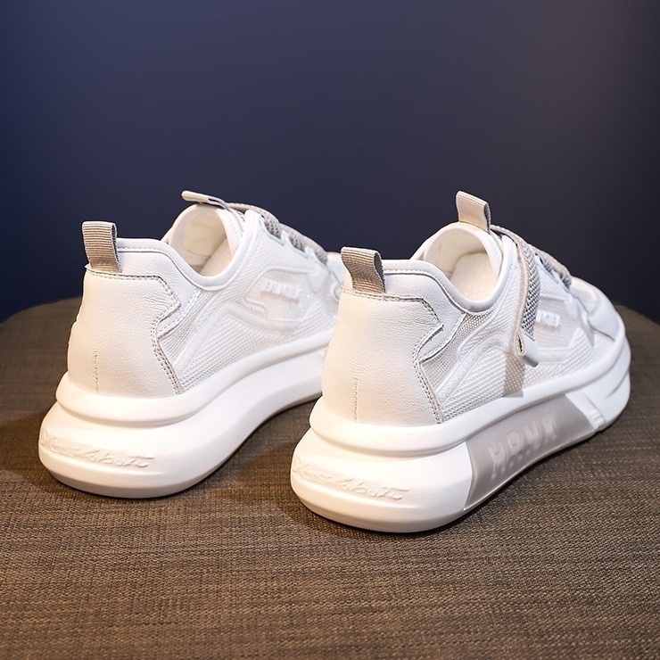 White for women, spring 2024 new Korean version ins thick soled fashion casual sports board shoes, trendy women's shoes