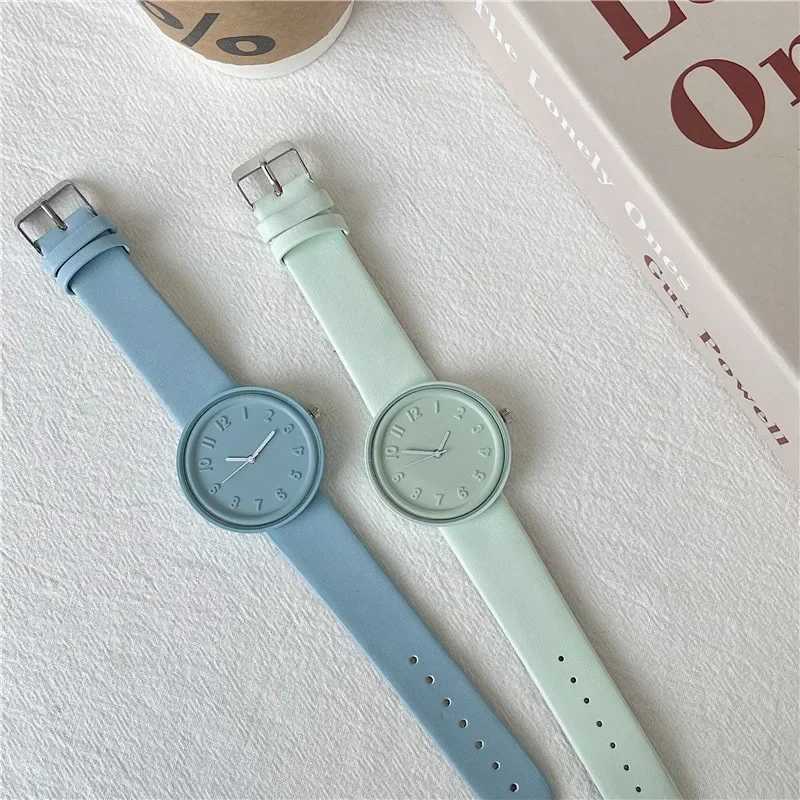 2024 New Women Quartz Watch Macaron Color Temperament Simple Retro Student Digital Watches Clock Hight Quality WristwatchX240920