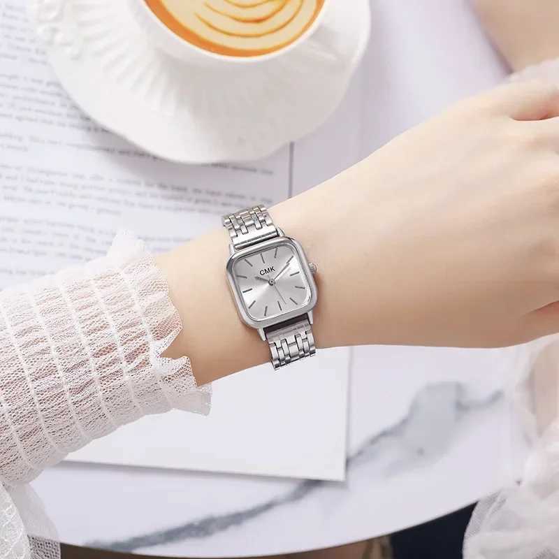 Fashion Women Small Dial Quartz Digital Steel Quartz Watch Junior High School Girlfriends Birthday Christmas Gift Montre FemmeX240920