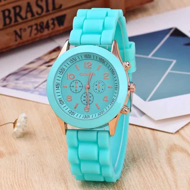 Famous Brand Geneva Ladies Fashion Watch Male and Female Student Silicone Quartz Wristwatch Clock Wholesale Relogio FemininoX240920