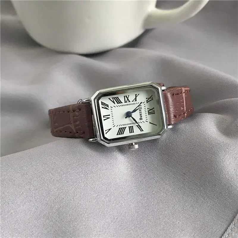 Retro Watches Classic Casual Quartz Dial Leather Strap Band Rectangle Clock Fashionable Wrist Watches for Women Gift Wrist WatchX240920