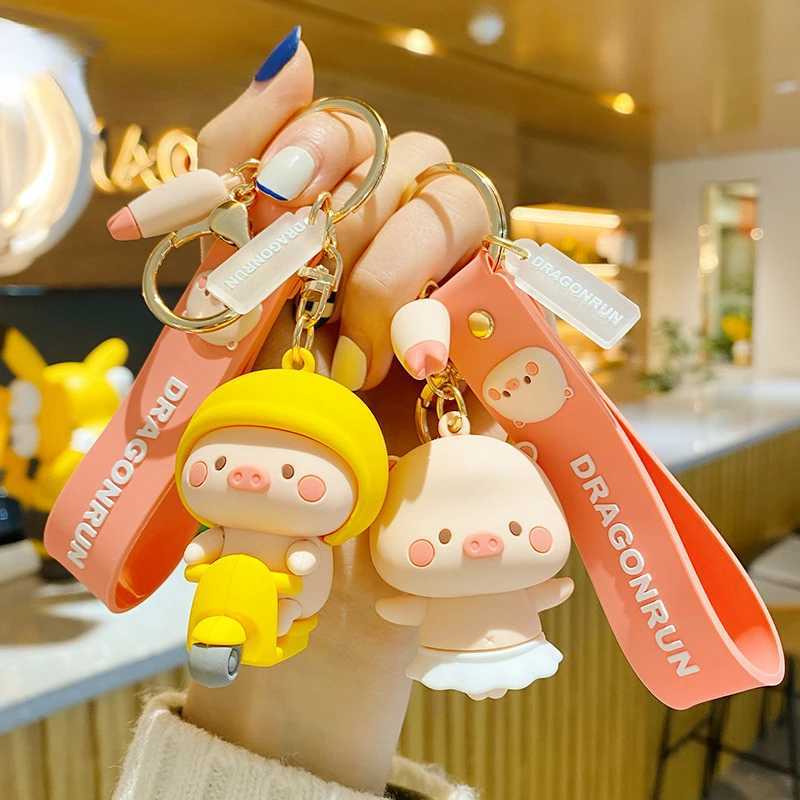 Fashion Pig Cute anime Keychain Cute Girl Trendy Exquisite Car Keychain Ring Couple Bag Pendant Charm Keychain AccessoriesX240919