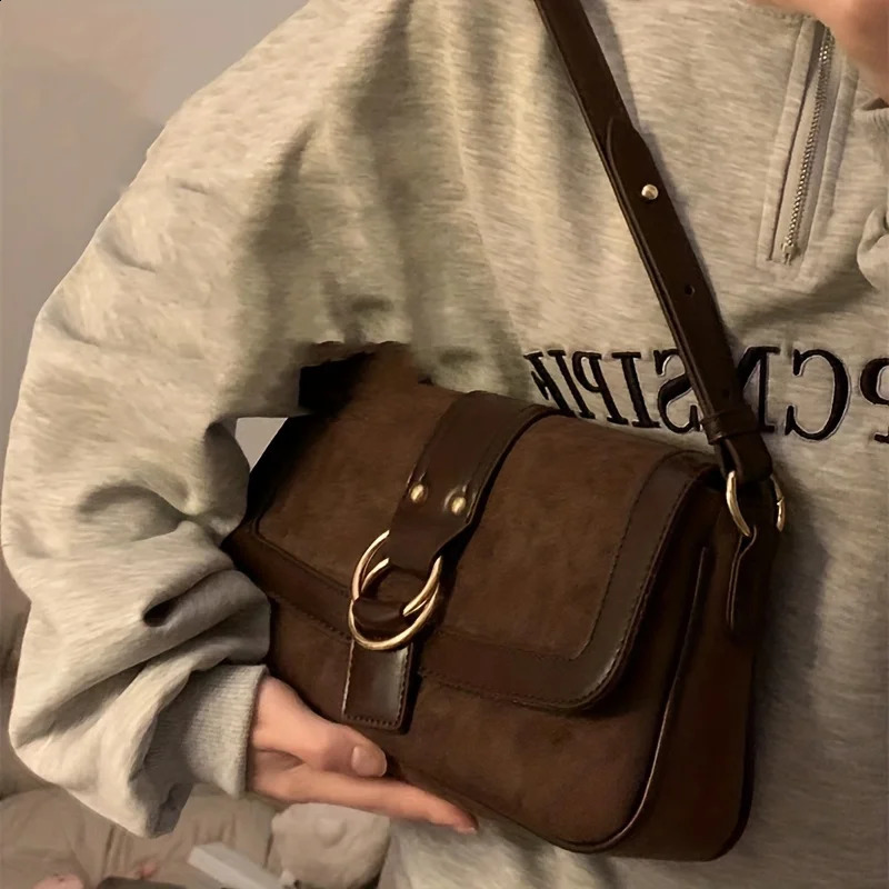 Niche retro small square bag with high-quality frosted texture single shoulder cross body handbag bottom pocket 240918