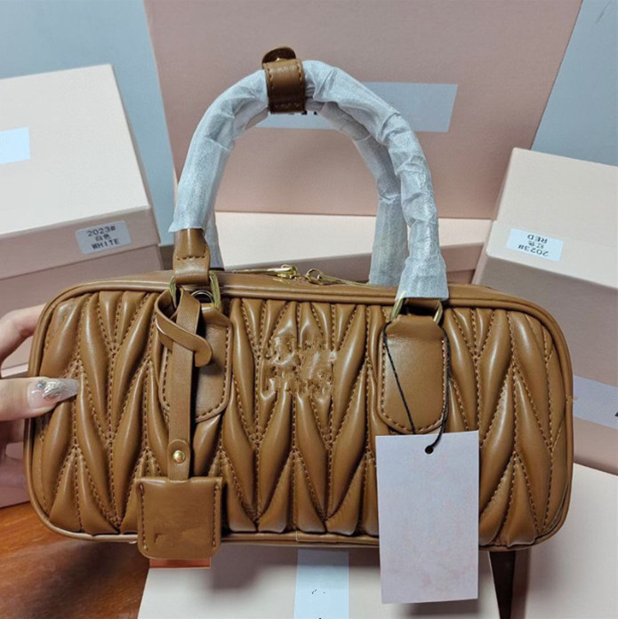 Designer Bag Bowling Briefcase Travel bag Cowhide Handheld Shoulder Briefcase Mailman Bag Fashionable Versatile Simple Handbag Shoulder Computer Bag