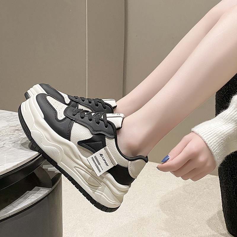 Korean version thick soled small white for women in spring 2024, new round toe lace up casual women's shoes, student sports board shoes