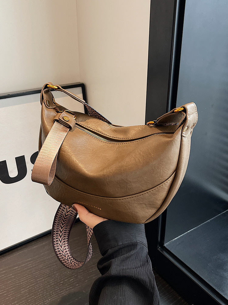 Youshang Dumpg Bag: Casual Retro Shoulder Bag for Youth Soft Surface Zipper Closure Pure Color Japanese and South Korean Style