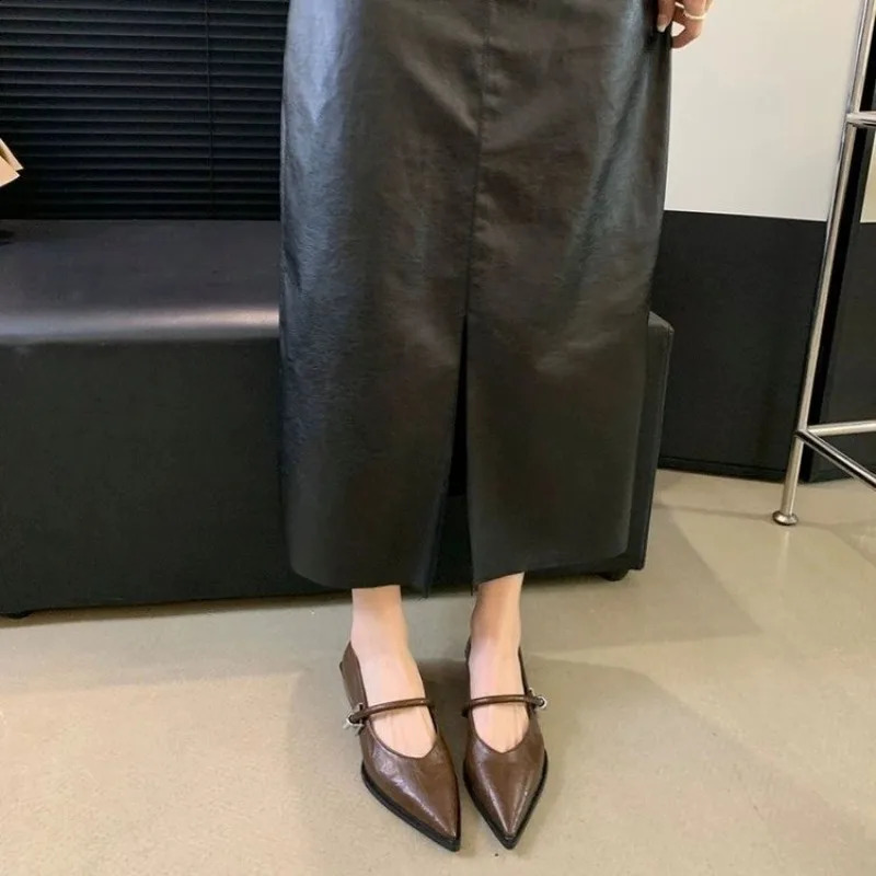 2024 vintage Pointed Single Womens Shoes Versatile One Line Strap casual thick boots light metal buckle low boots womens shoes 240919