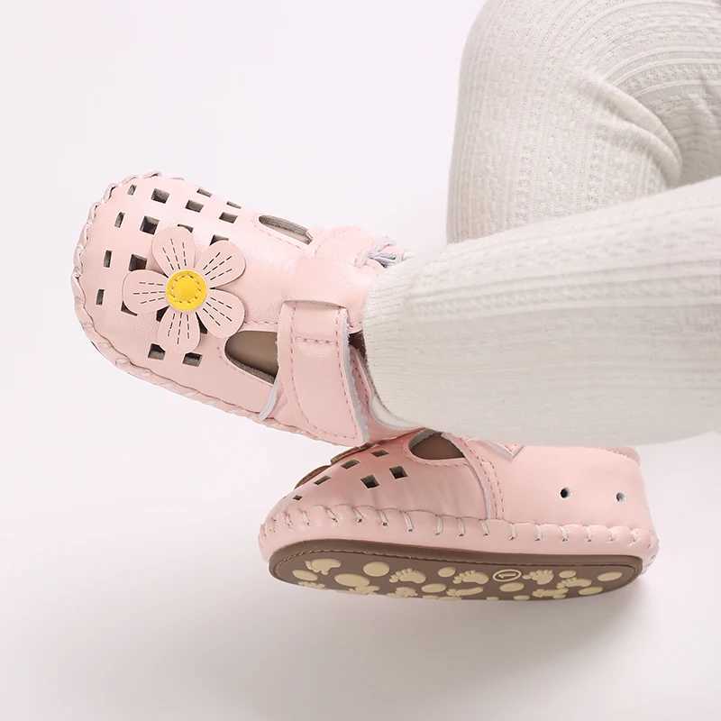 New Summer Sandals for Girls Cartoon PU Hollow Breathable Rubber Soft Sole Flat Shoes Suitable for 0-18 Newborns Walking Shoes M240920