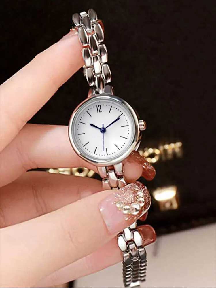 1PCs Fashion Versatile Womens Small and Cute Silver Steel Band Quartz WatchX240920