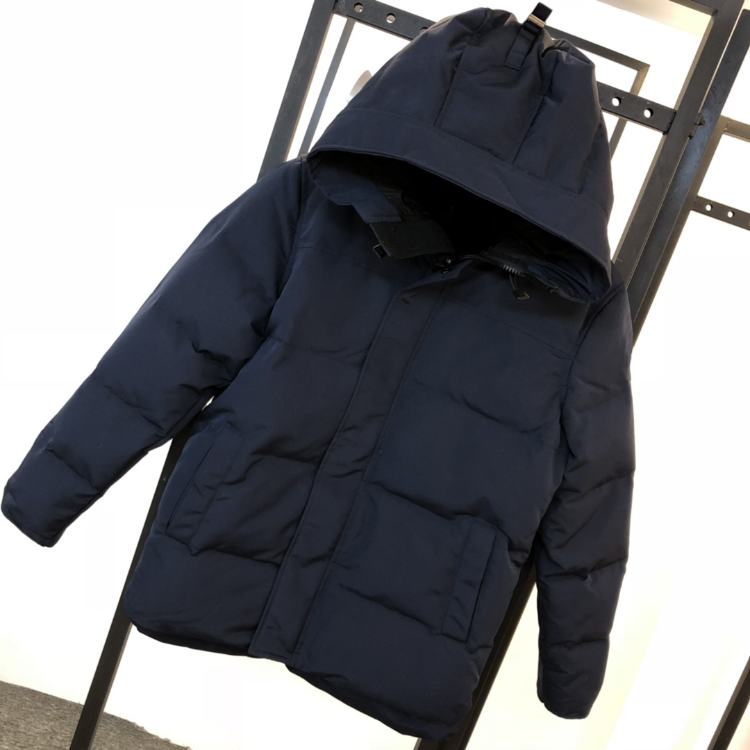 Designer Winter Goosed Down Jackets Mens Home Outdoor Outerwear Jacket Real Coyote Fur Warm Hooded Windproof Thicken Coat Parka Doudoune