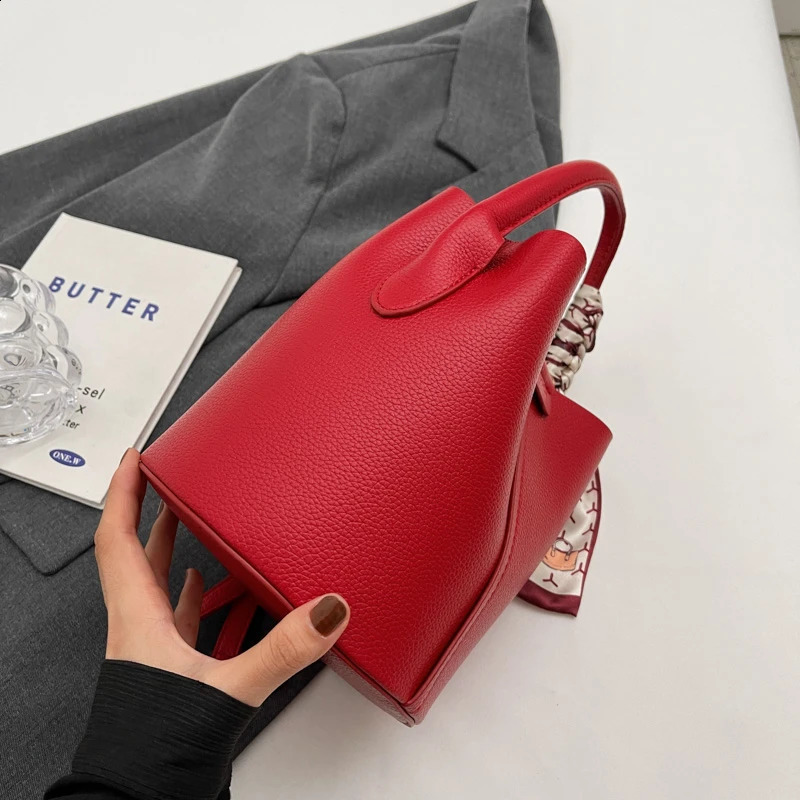 Bucket Bag PU Leather Shoulder Womens Trend Handbag Party Evening Clutch y Cross Body Festa Sling Wallet 240919